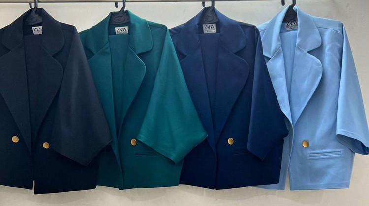 فقط مشکی موجود